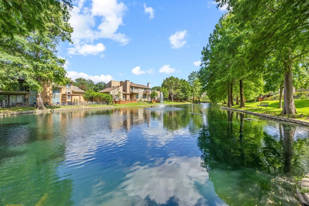2955 Country Place Circle, Carrollton
