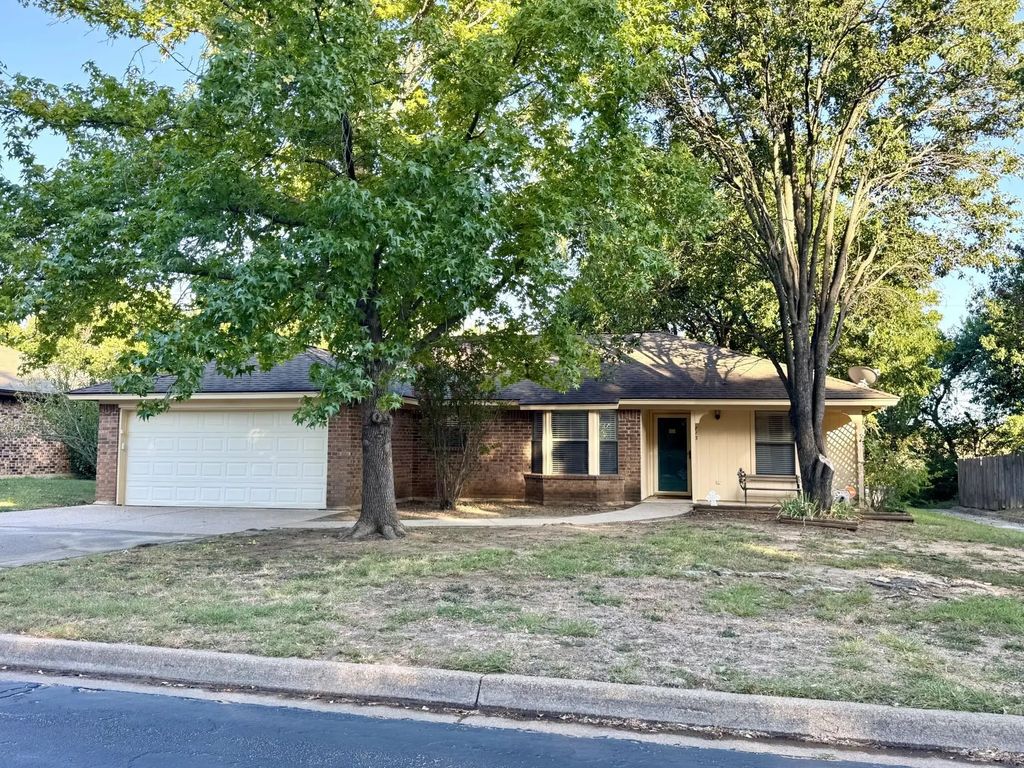 713 Owens Drive, Crowley