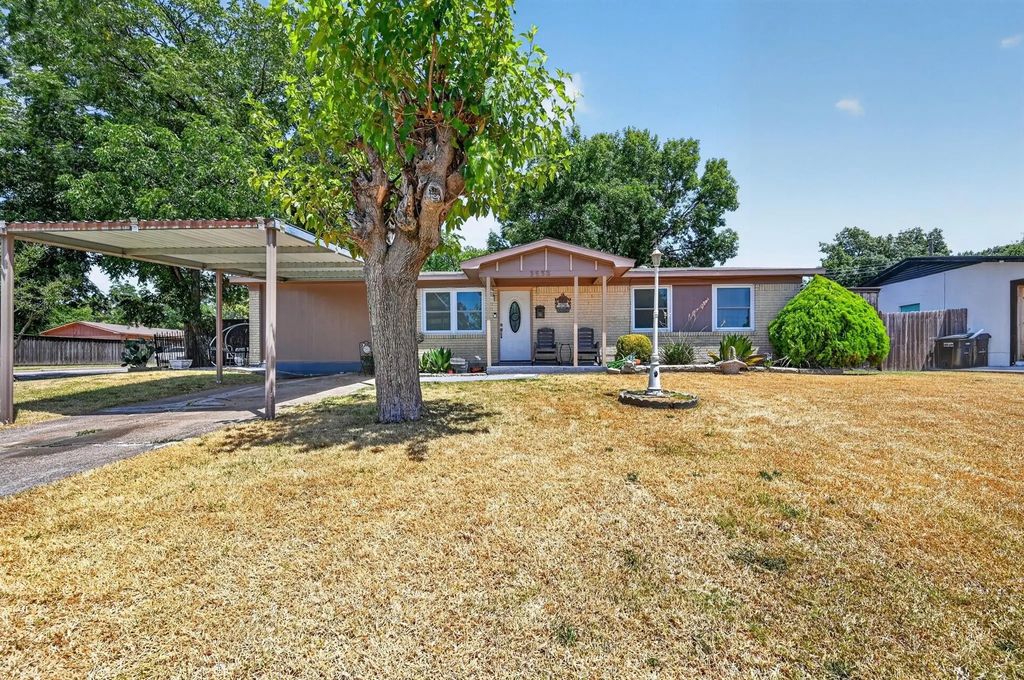 3532 Edgebrook Drive, Mesquite