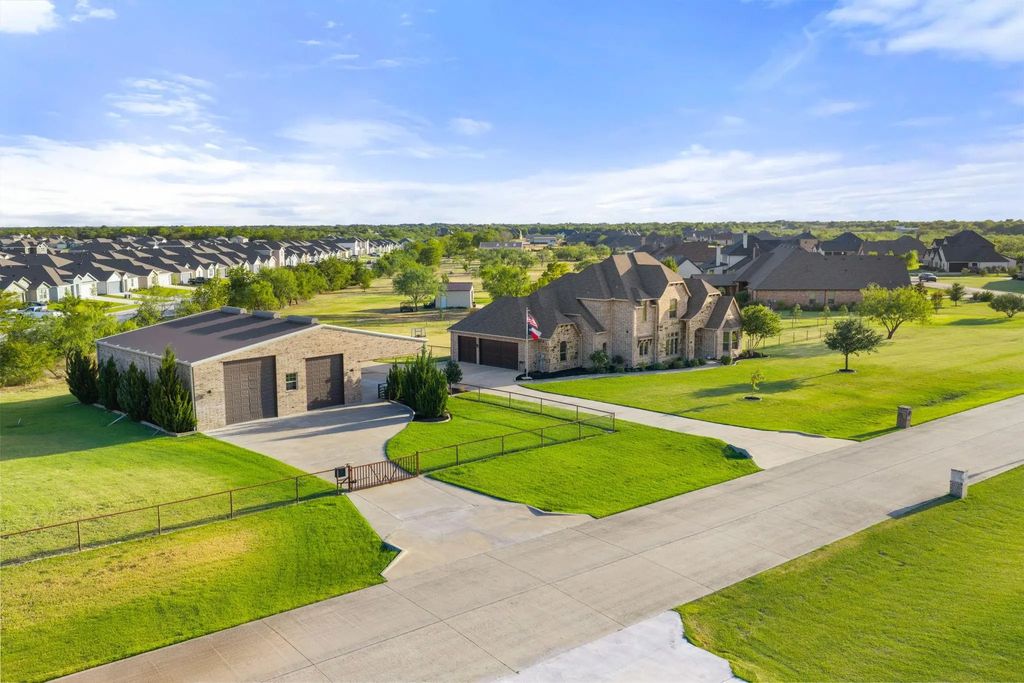 5001 White Pine Drive, Royse City
