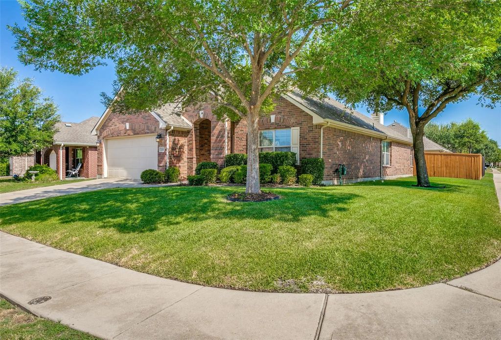 2213 Willow Creek Drive, Little Elm