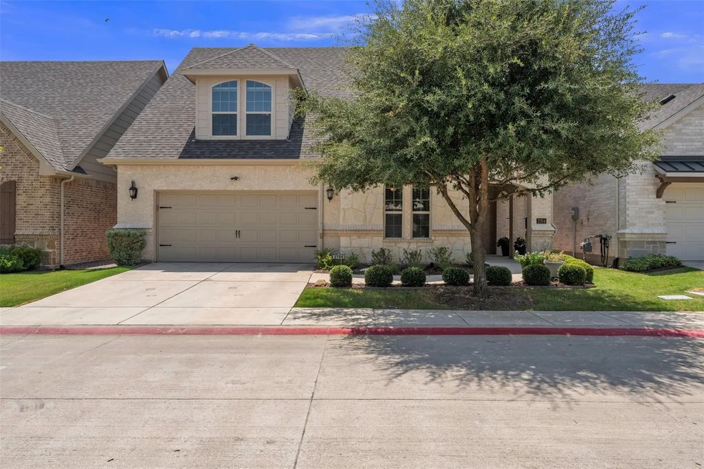 2704 Esplanade Boulevard 2704, Mansfield