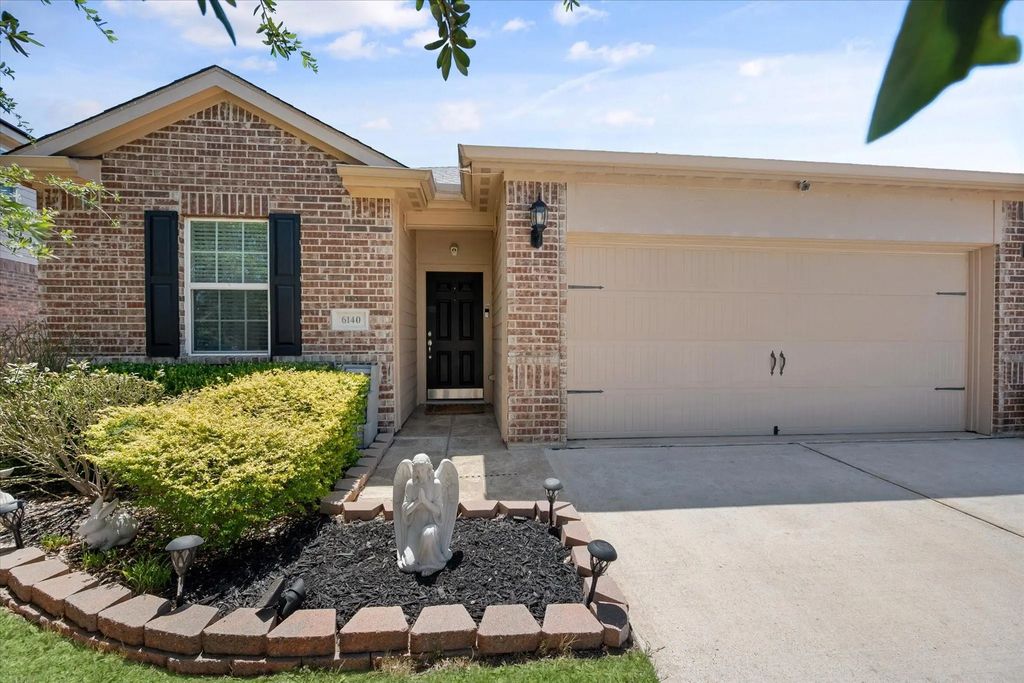6140 Chalk Hollow Drive, Fort Worth