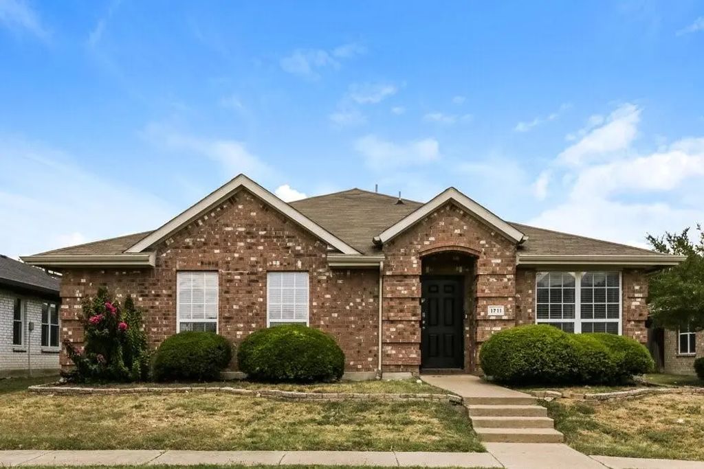 1711 Venus Drive W, Lancaster