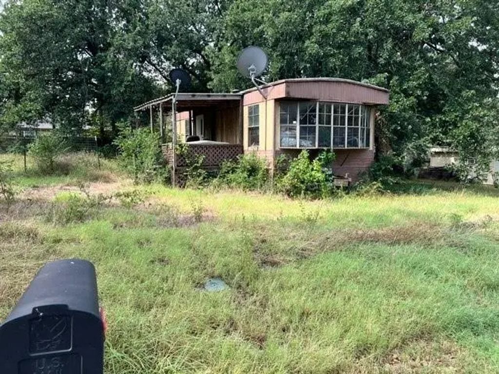 7177 Base Street R, Azle