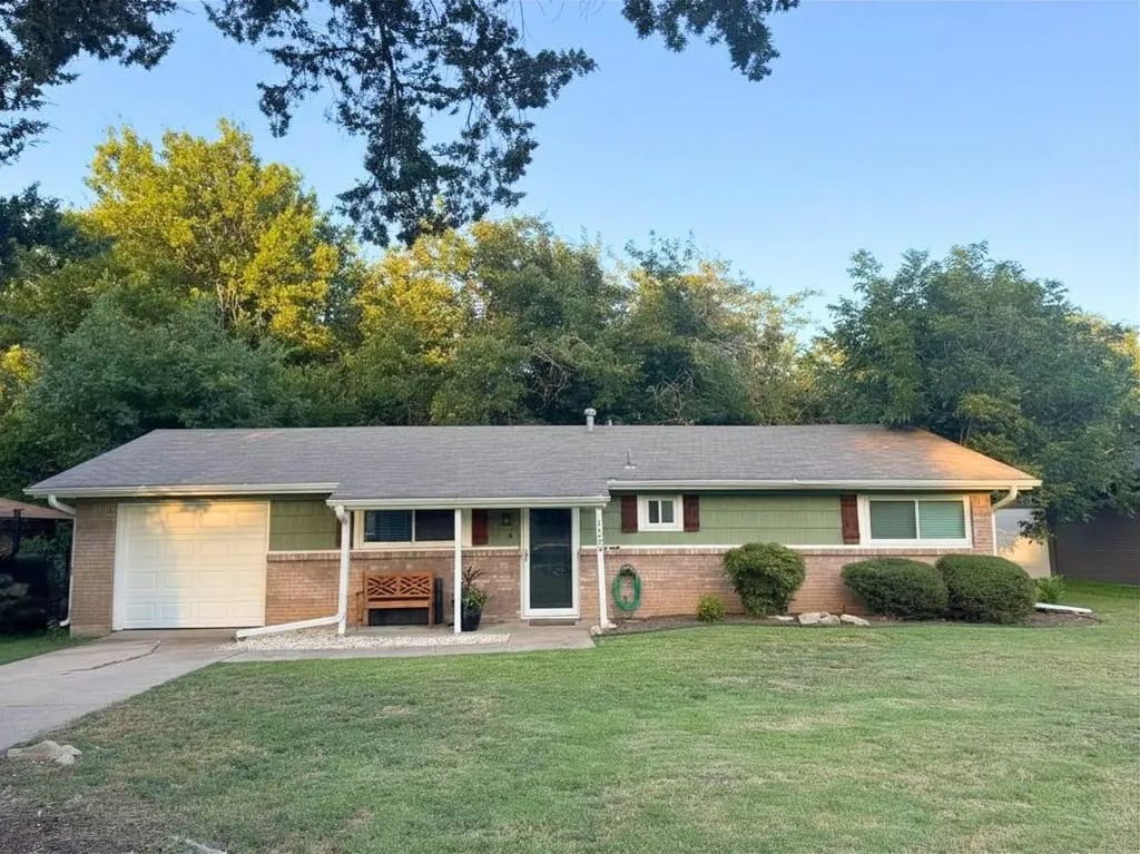 1109 Benbrook Terrace, Benbrook