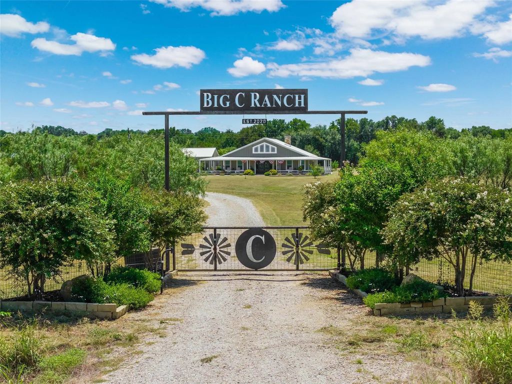 6108 Highway 1689, Sidney