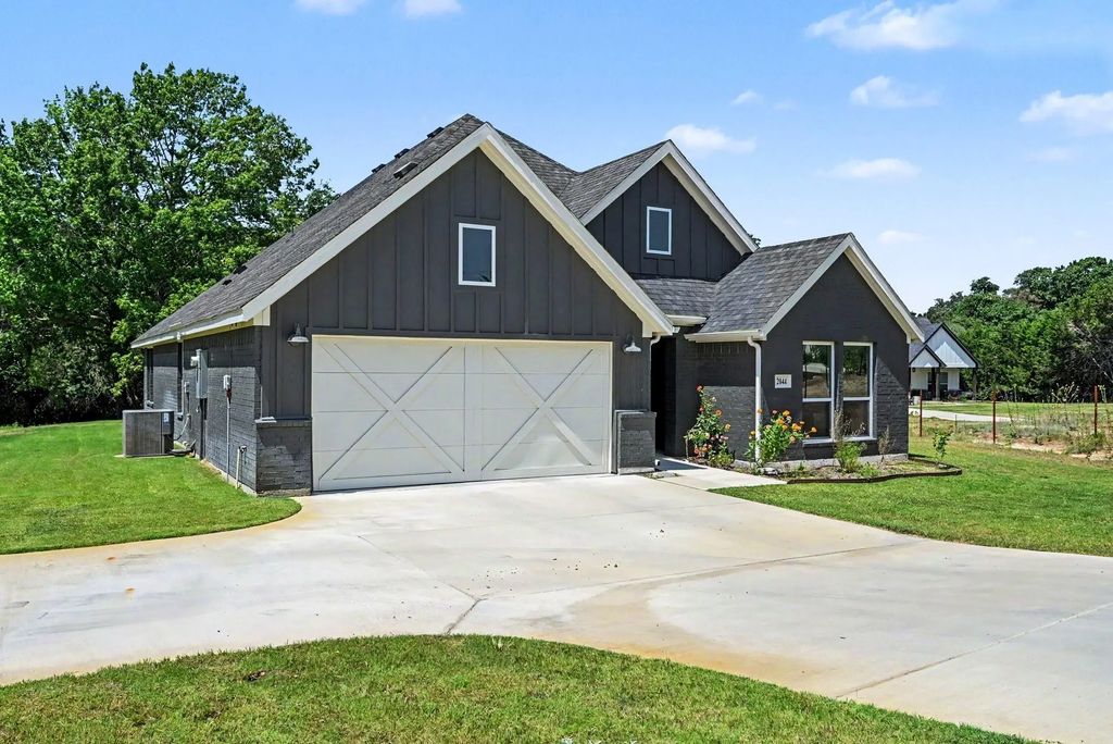 2044 Redemption Drive, Weatherford