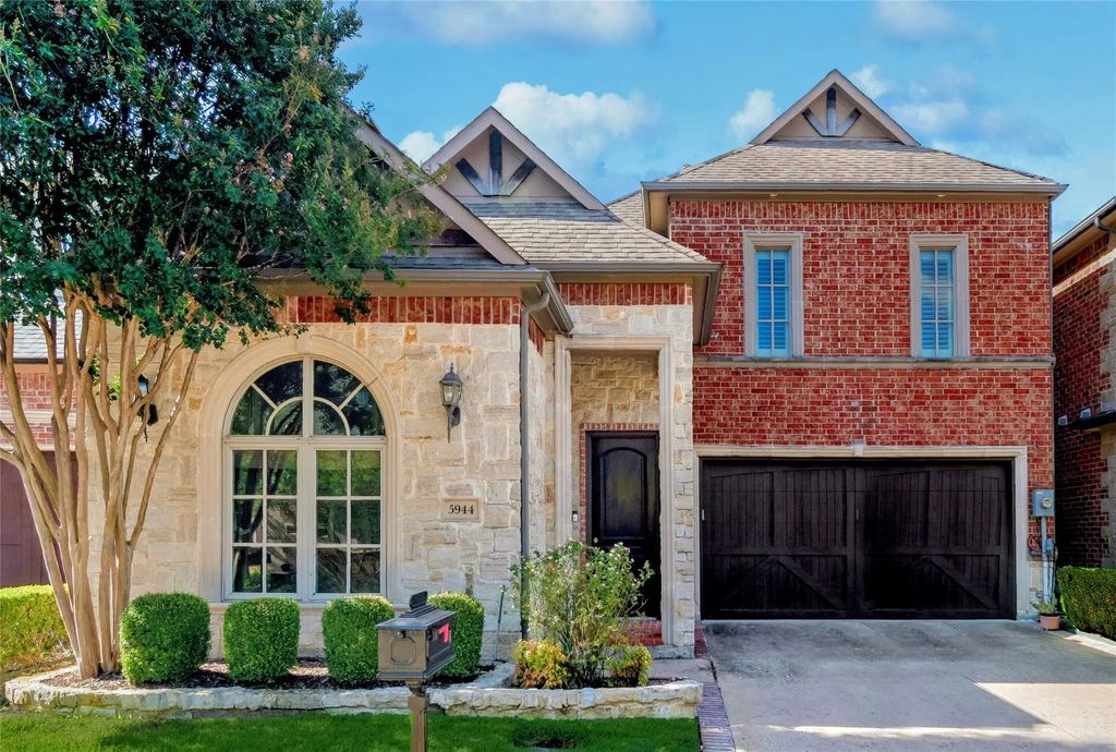 5944 Preston Gate Court, Dallas