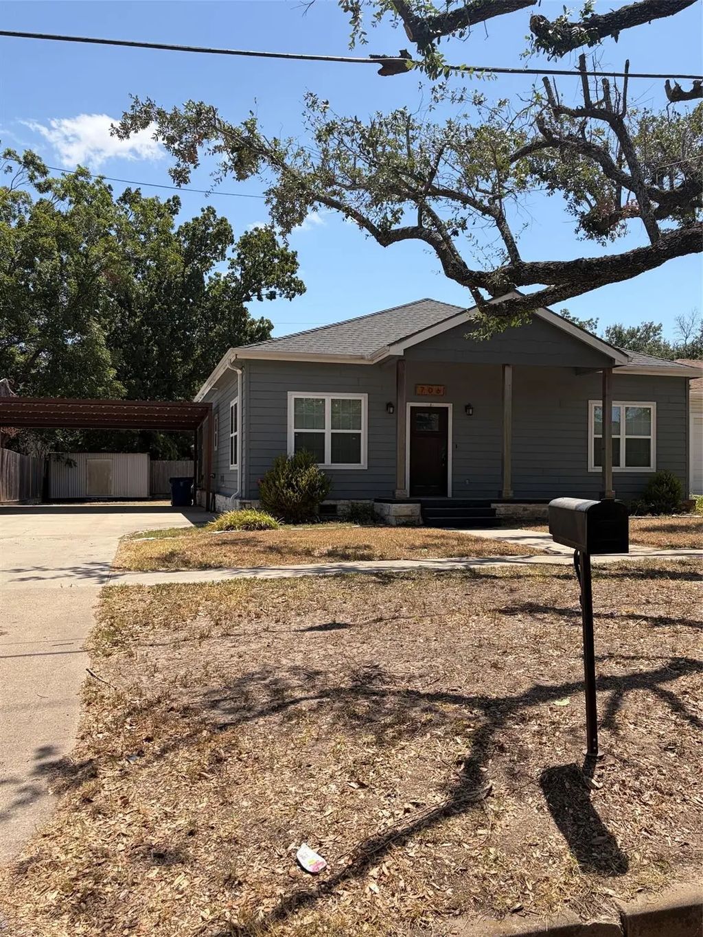 706 E Palestine Street, Mexia