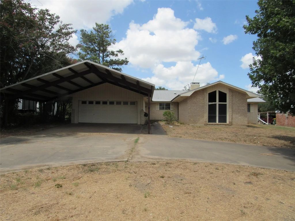 423 W Anders Street, Marlin