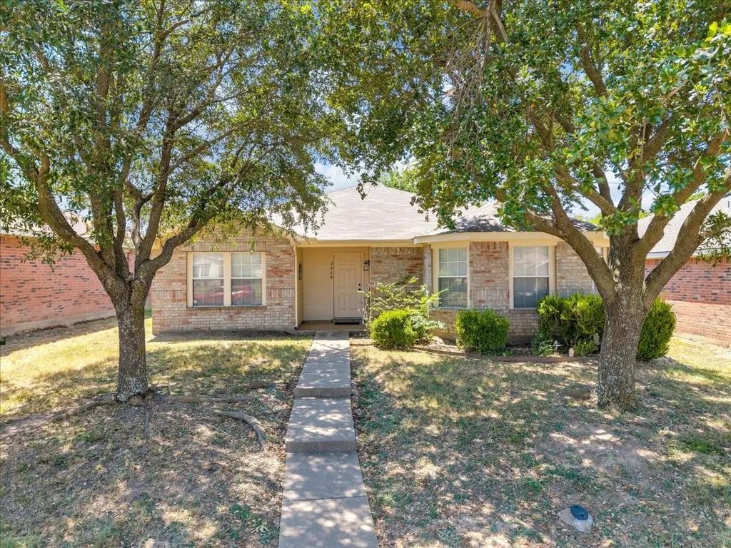 2460 Mallory Lane, Lancaster
