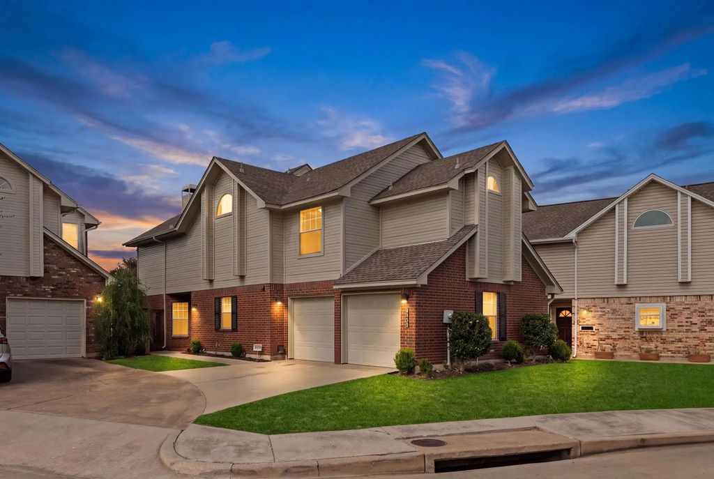9418 Blue Jay Way, Irving