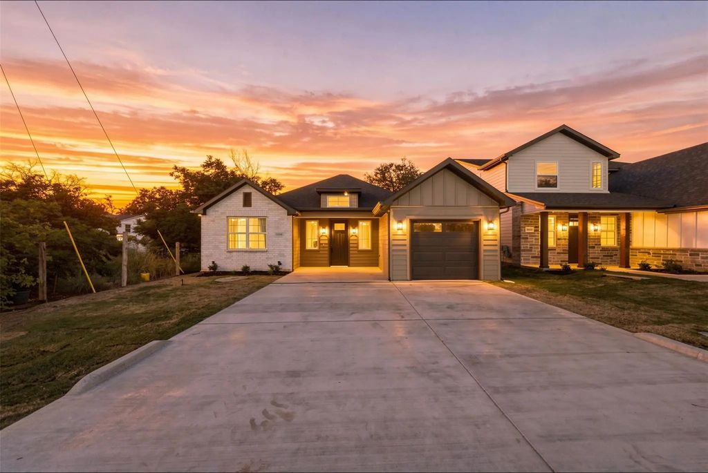 5559 Mercedes Circle, Granbury