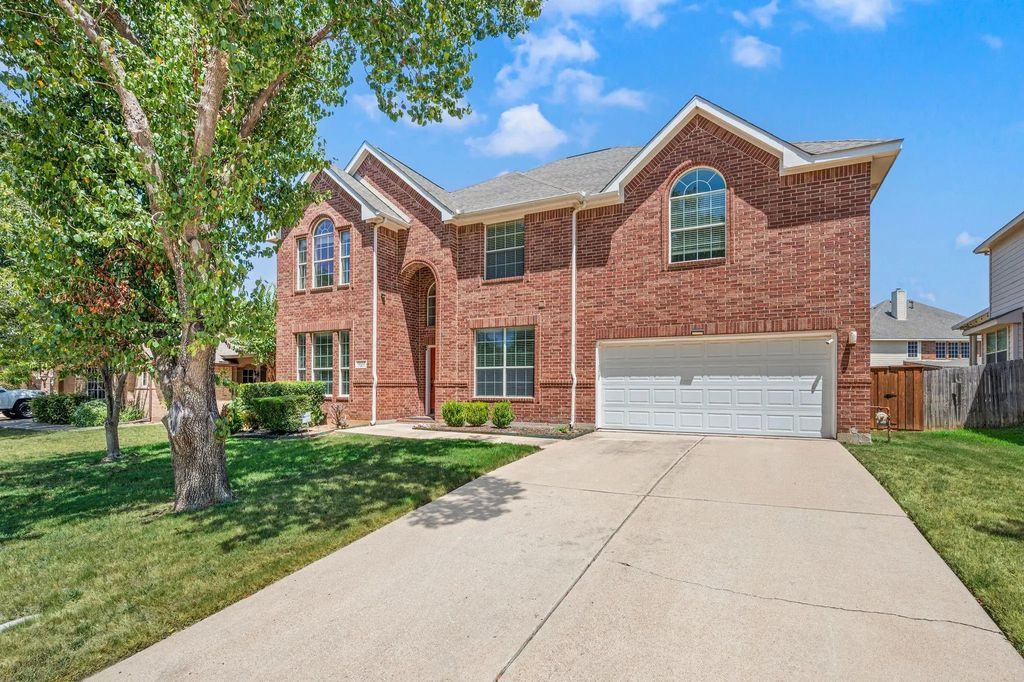 1302 Parkside Drive, Mansfield