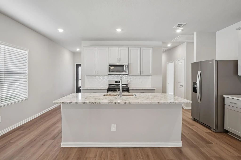 1617 Arches Road, Anna