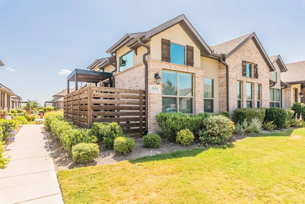 1634 Dewberry Lane, Garland