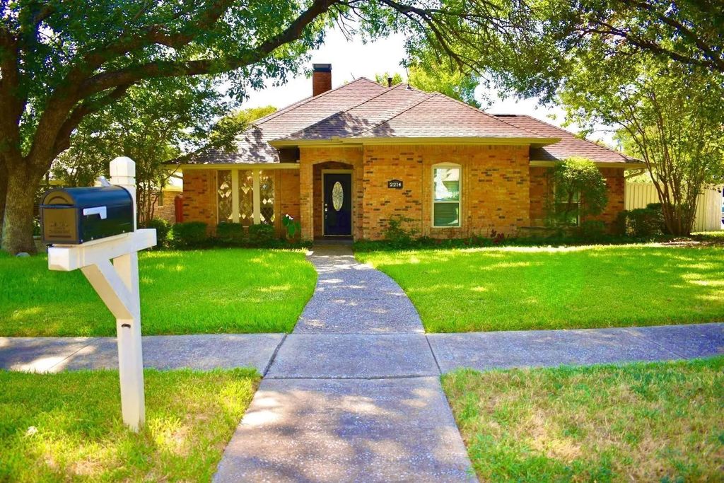 2214 Shannon Lane, Richardson