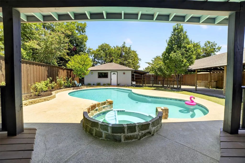 1912 Oldgate Lane, Garland