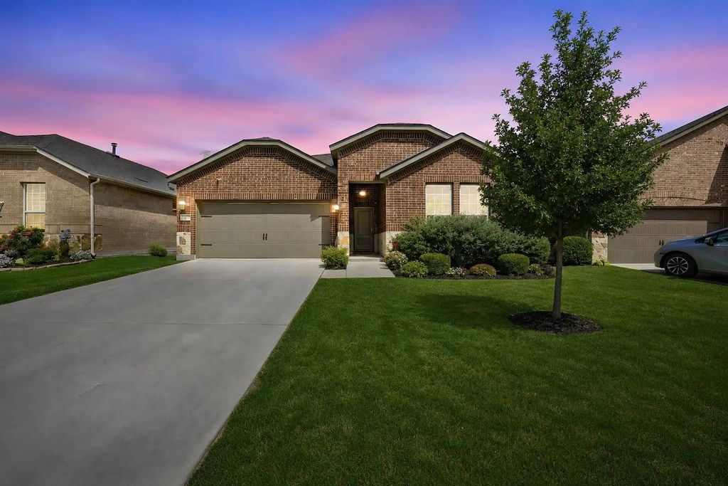 1928 Stinnet Street, Anna