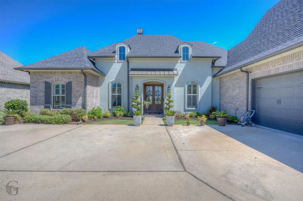 237 Peregrine Way, Bossier City
