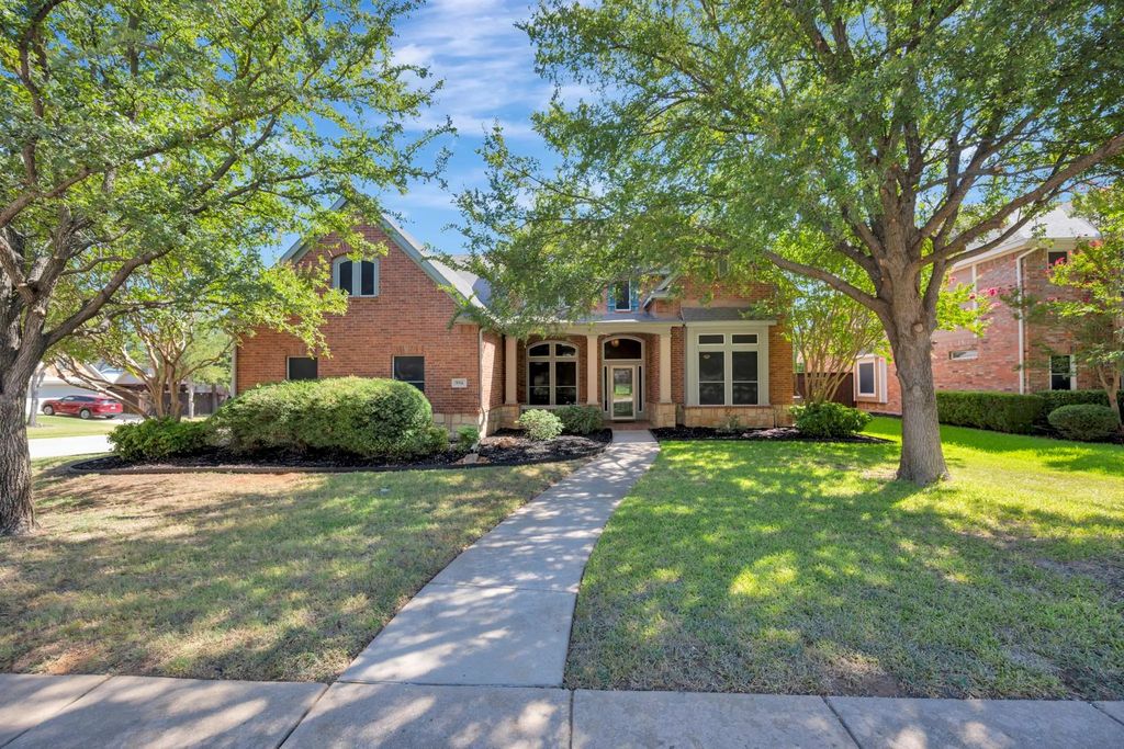 956 Water Oak Drive, Grapevine