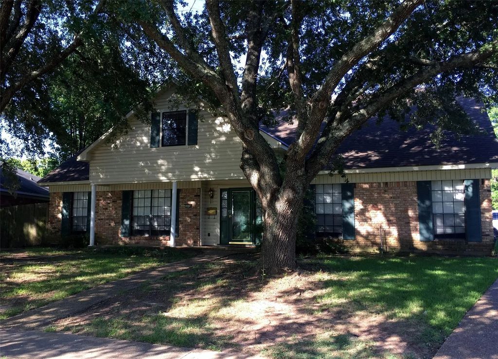 10114 Village Green Drive, Shreveport