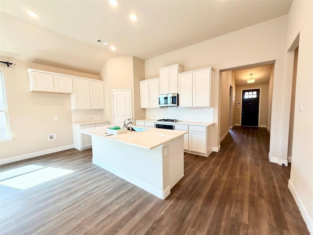 2806 Grand Lookout Lane, Arlington