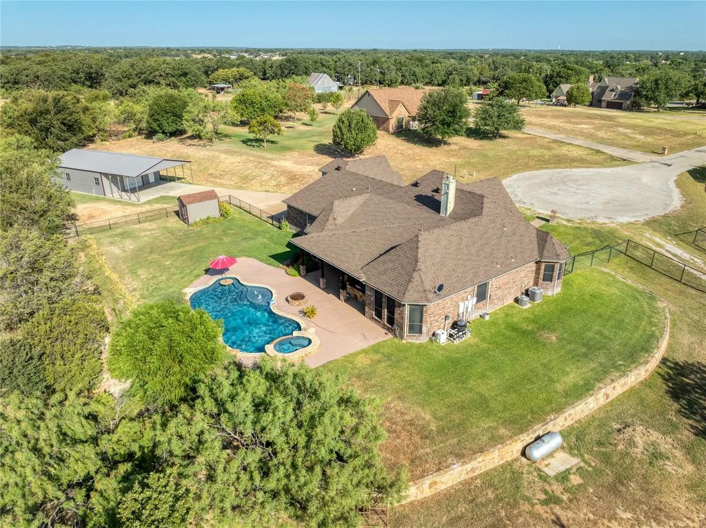 124 Carnes Court, Springtown