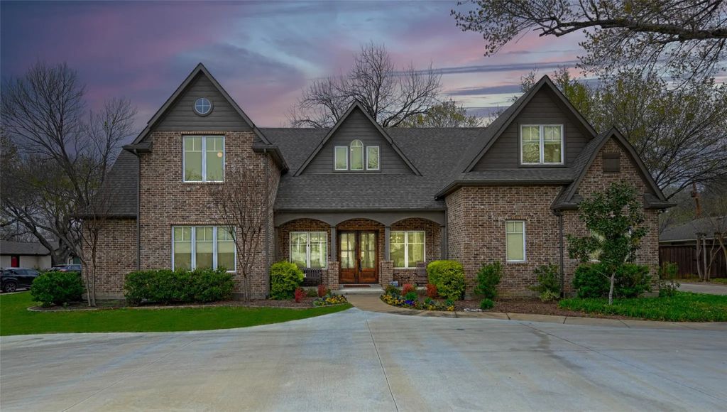 2737 Farmers Branch Lane, Farmers Branch