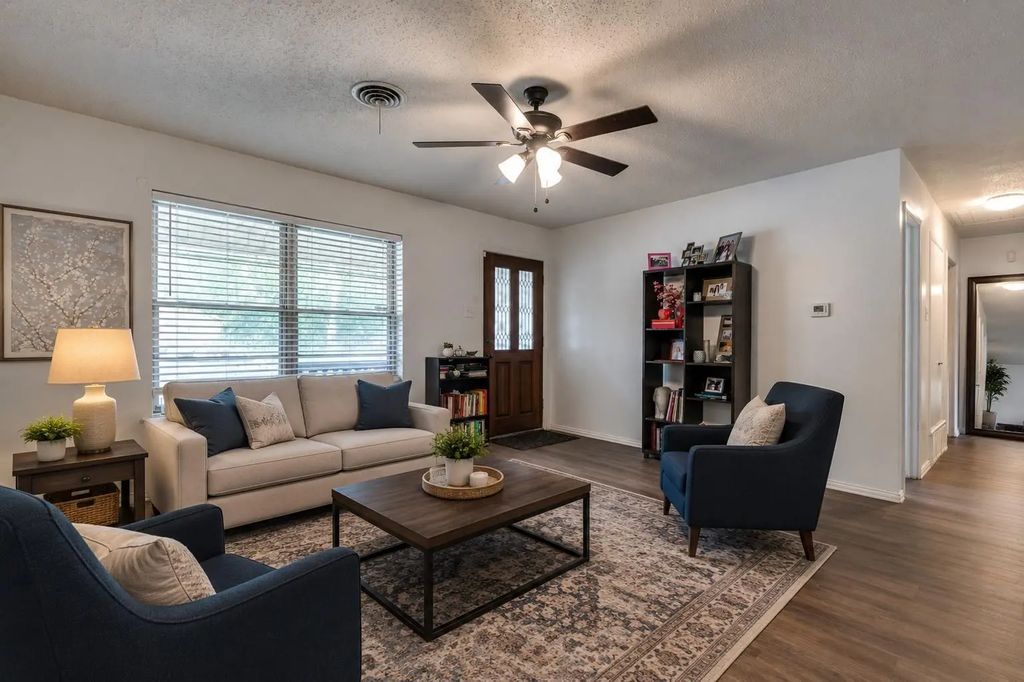 2002 Winthrop Street, Irving