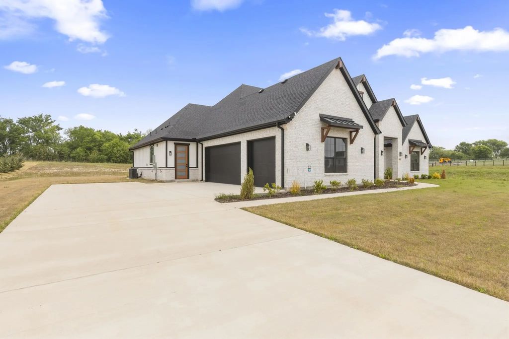 3016 Congress Lane, Anna