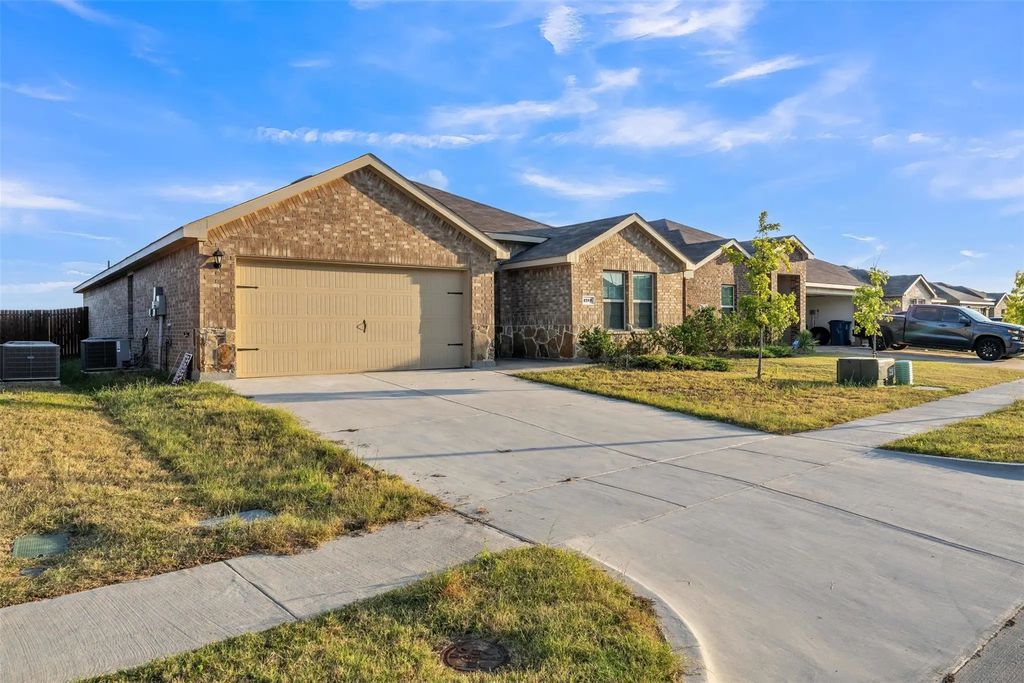 1748 Duskwood Drive, Lancaster