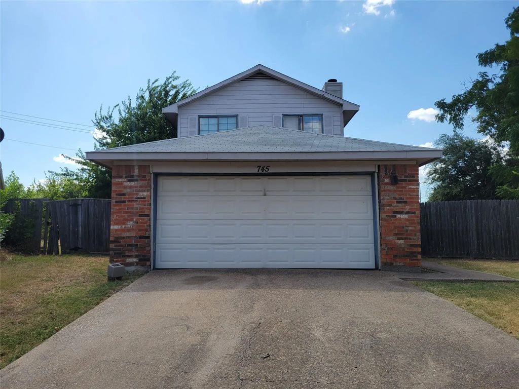 745 Meadowcreek Court, Garland