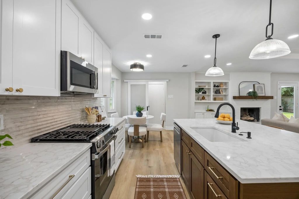 3018 Deep Valley Trail, Plano