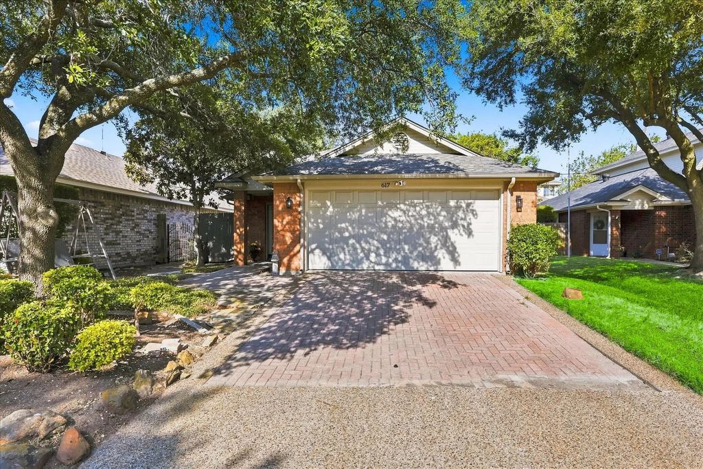 617 Renaissance Place, Cedar Hill