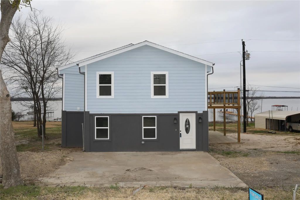 1020 Crazy Horse, Quinlan