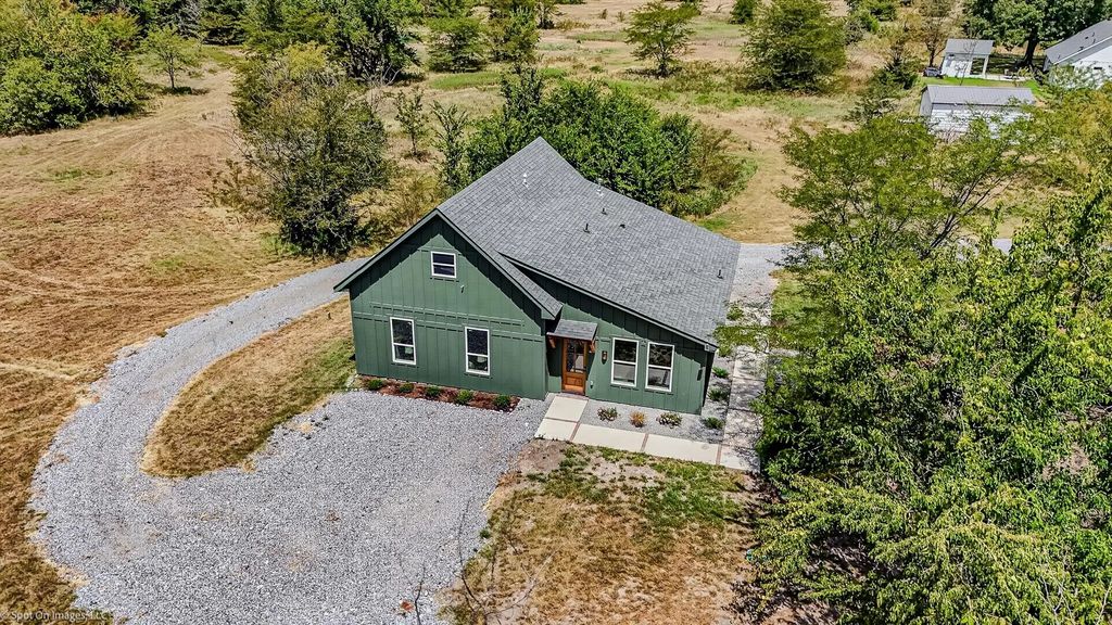 1530 County Road 3925, Wolfe City