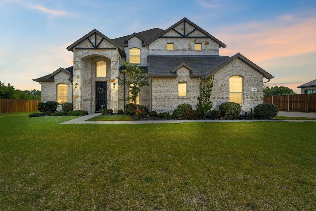 360 Crystal Lake Lane, Red Oak