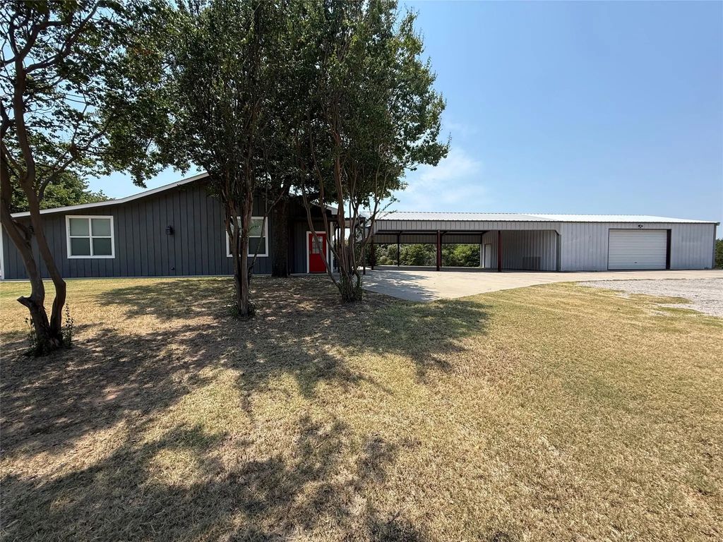 293 County Road 4773, Boyd