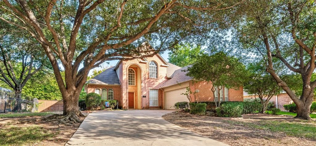 2320 Kingsley Drive, Grand Prairie