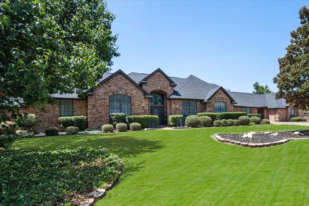 1388 Fairhaven Drive, Mansfield
