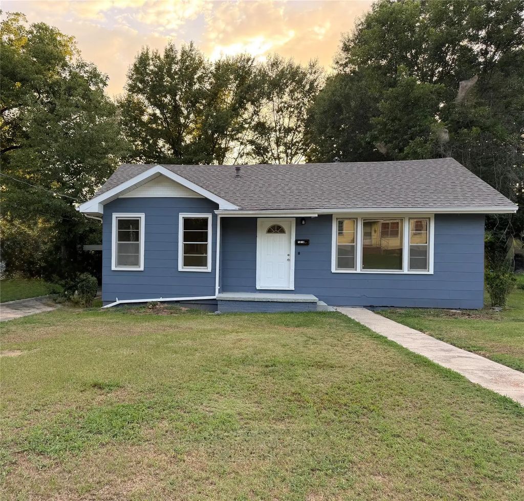 1213 Garrett Drive, Haynesville