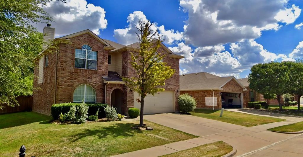3231 Yeltes, Grand Prairie