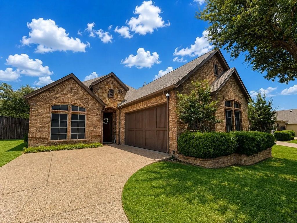 5801 Mira Lago Lane, Arlington
