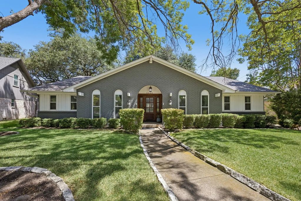 9435 Hunters Creek Drive, Dallas