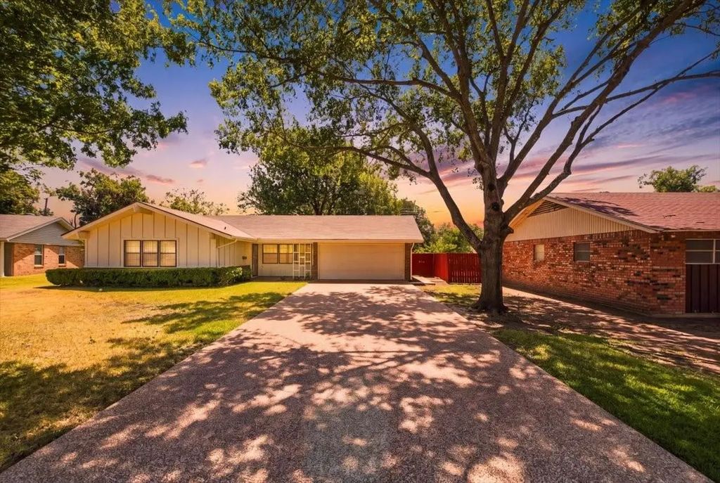 5112 Lake Placid Place, Waco