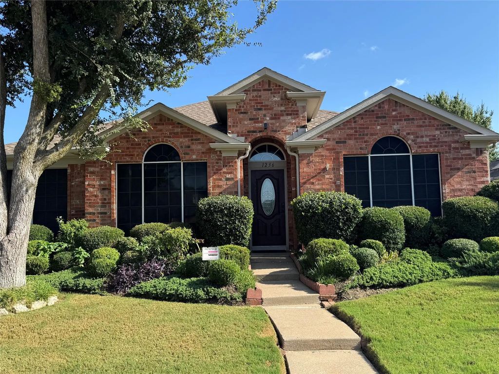 1236 Quaker Lane, Lewisville