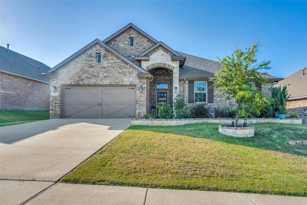 1117 Silver Oak Drive, Mansfield