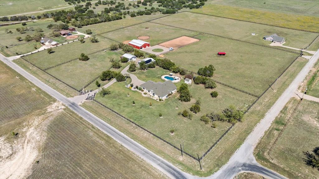 120 Private Road 2658, Walnut Springs